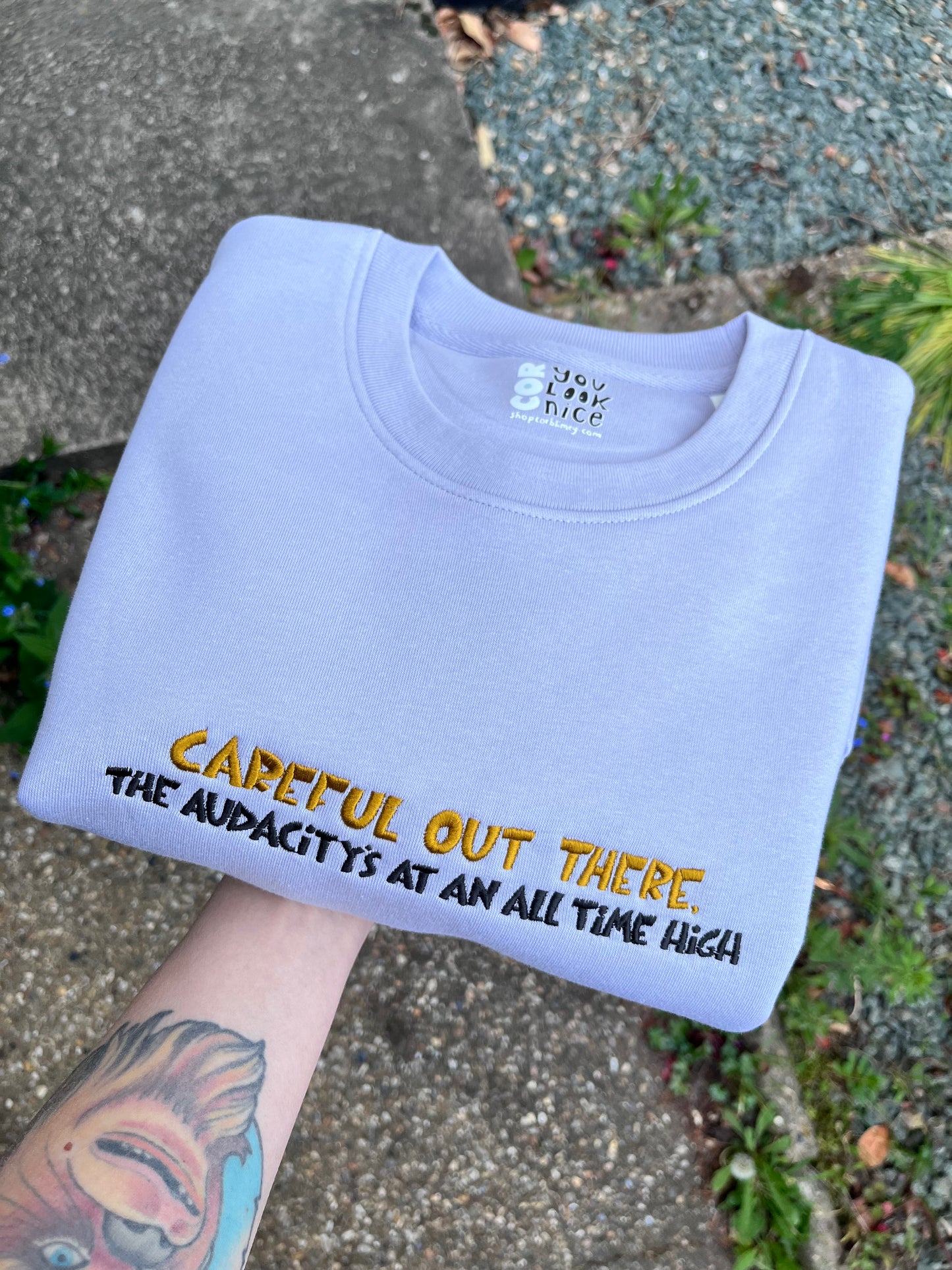 SPECIAL SAMPLE! AUDACITY SWEATER - SMALL