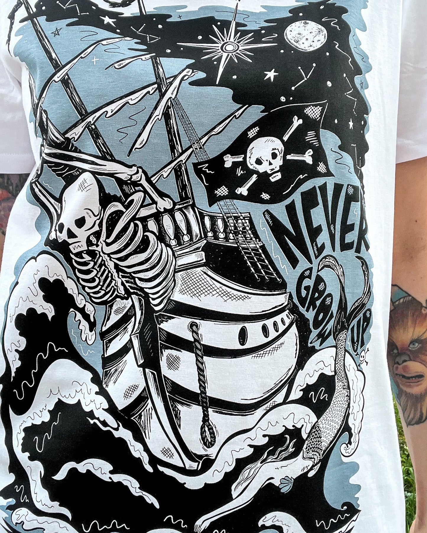 NEVER GROW UP T-SHIRT *2 COLOUR SPECIAL*